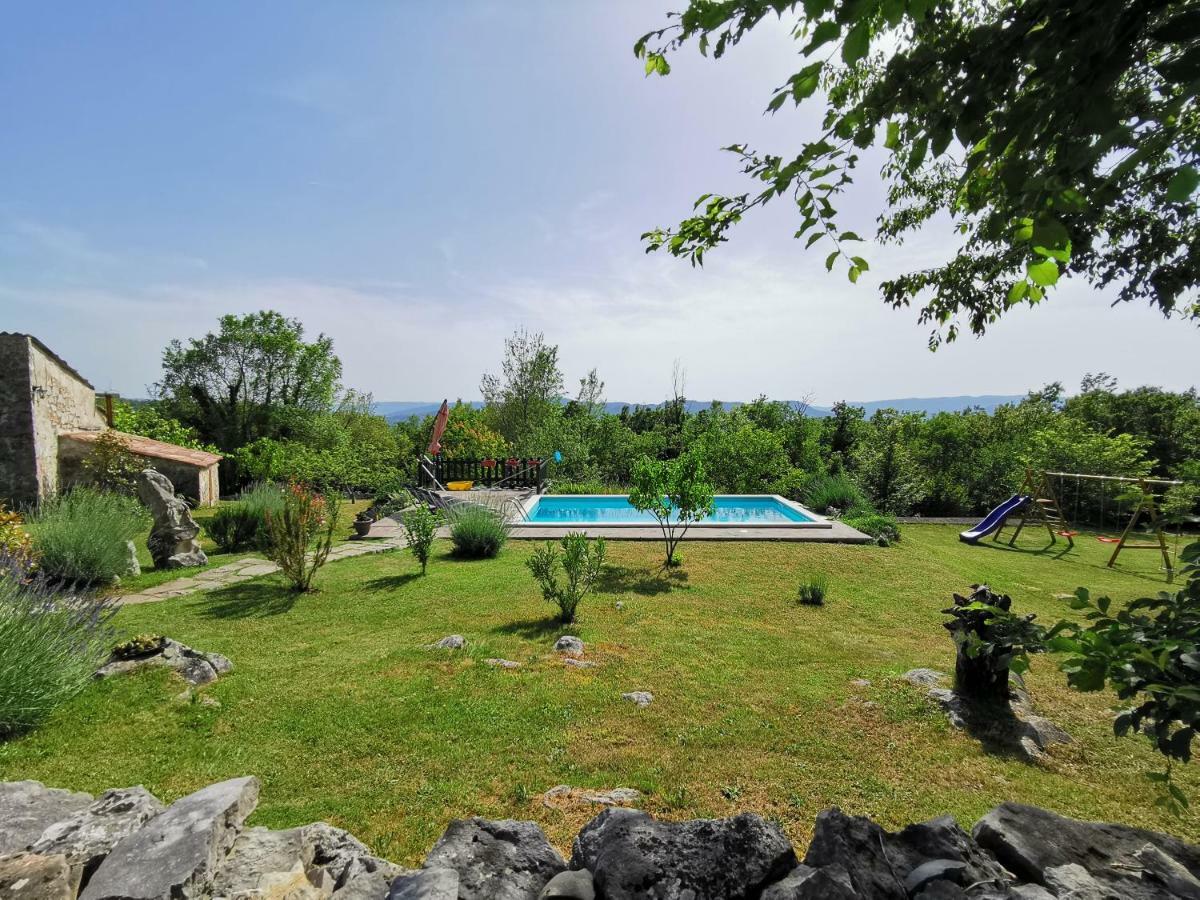 Villa Mavrici, Neighbors Free Buzet Buitenkant foto